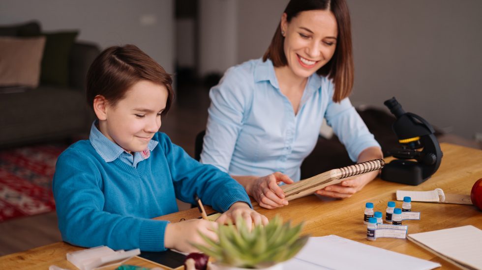 Mães empreendedoras: como conciliar a gestão dos filhos e da empresa?