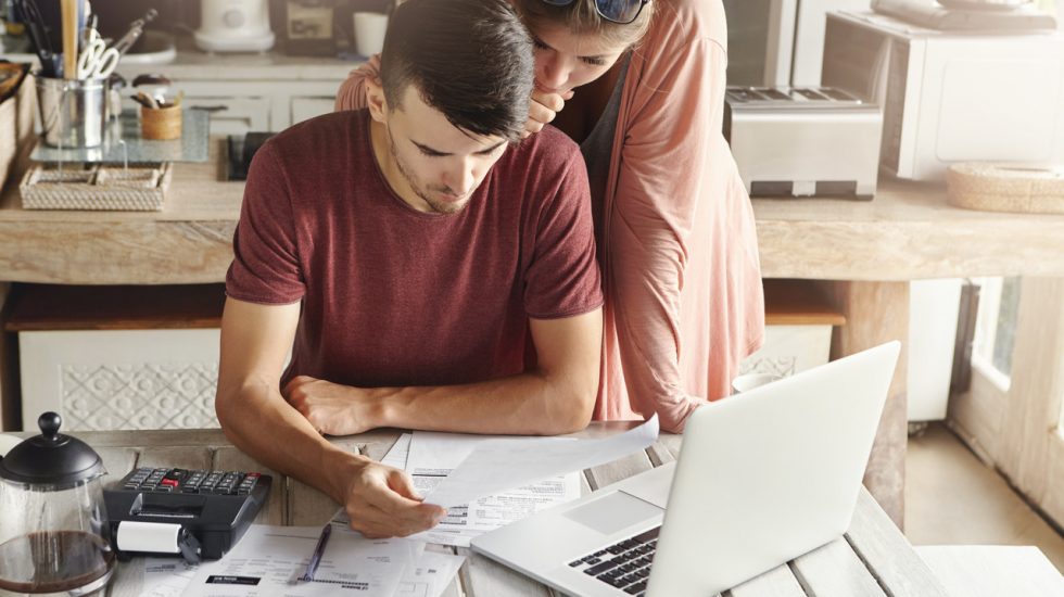 Como poupar nas despesas da casa